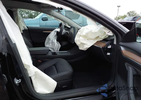 2022 Tesla Model 3 Long Range Dual Motor All-Wheel Drive z USA, uszkodzony, nr VIN 5YJ3E1EB1NF276730